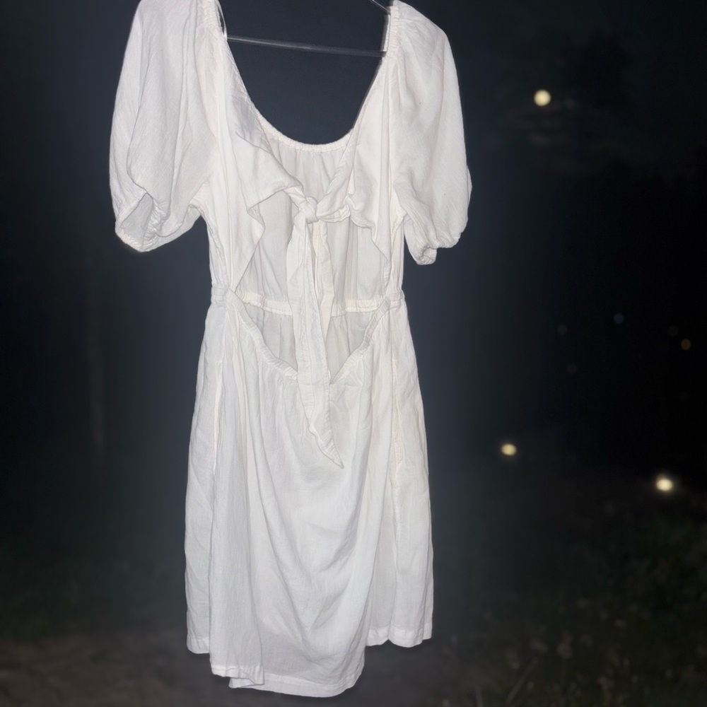 EUC WHITE OLD NAVY MIDI DRESS